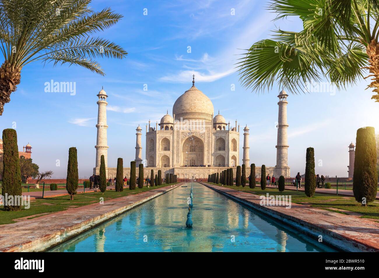 Célèbre Taj Mahal de l'Inde, vue principale, Agra. Banque D'Images