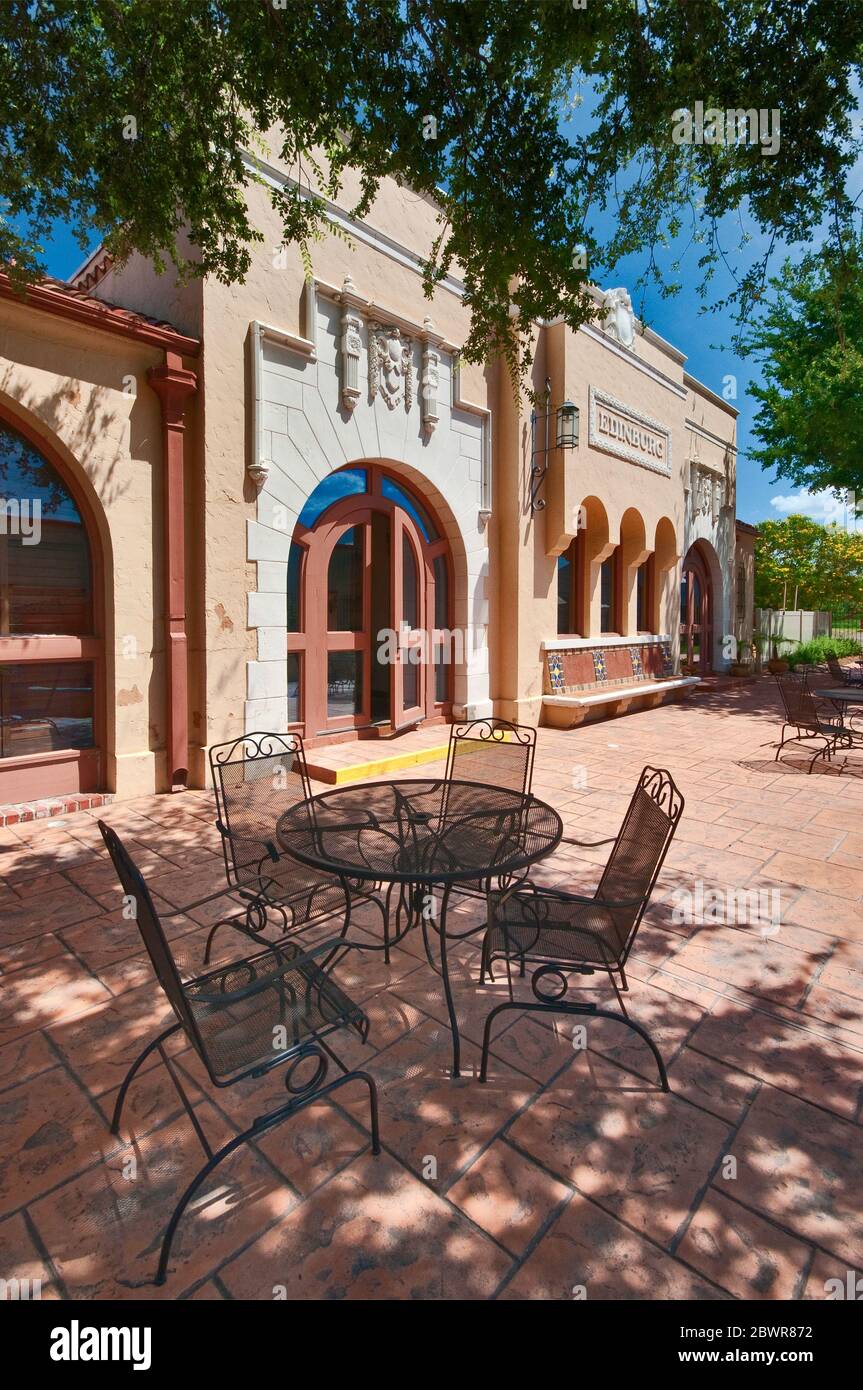 Southern Pacific Depot (1927), maintenant Chambre de commerce, style colonial espagnol de renouveau, Edinburg, Rio Grande Valley, Texas, États-Unis Banque D'Images
