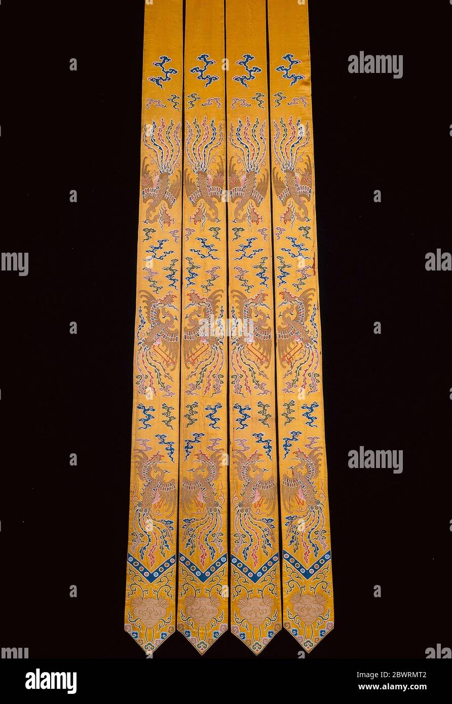Auteur: Manchu. Pendents (pour les rideaux de lit) - dynastie Qing (1644'1911), 1736/95 - Manchu Chine. Soie, feuilles d'or sur papier laqué, et Banque D'Images