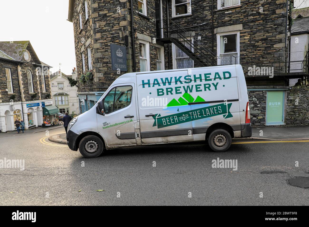 Une camionnette de livraison de la brasserie Hawkshead à Ambleside, dans le parc national du district de English Lake, Cumbria, Angleterre, Royaume-Uni Banque D'Images