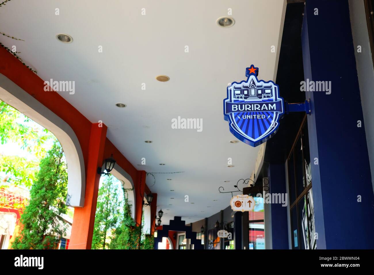 PRACHIN BURI, THAÏLANDE - 12 JANVIER 2019: Logo et signe électronique de Buriram United qui est une célèbre équipe de football de la première Ligue thaïlandaise. Banque D'Images