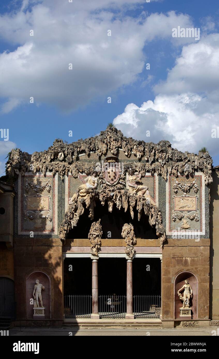 Italie, Florence. Jardins Boboli, façade de la grotte Buontalenti (également connue sous le nom de Grotta Grande ou Grande Grotto), 1583-1593. Banque D'Images