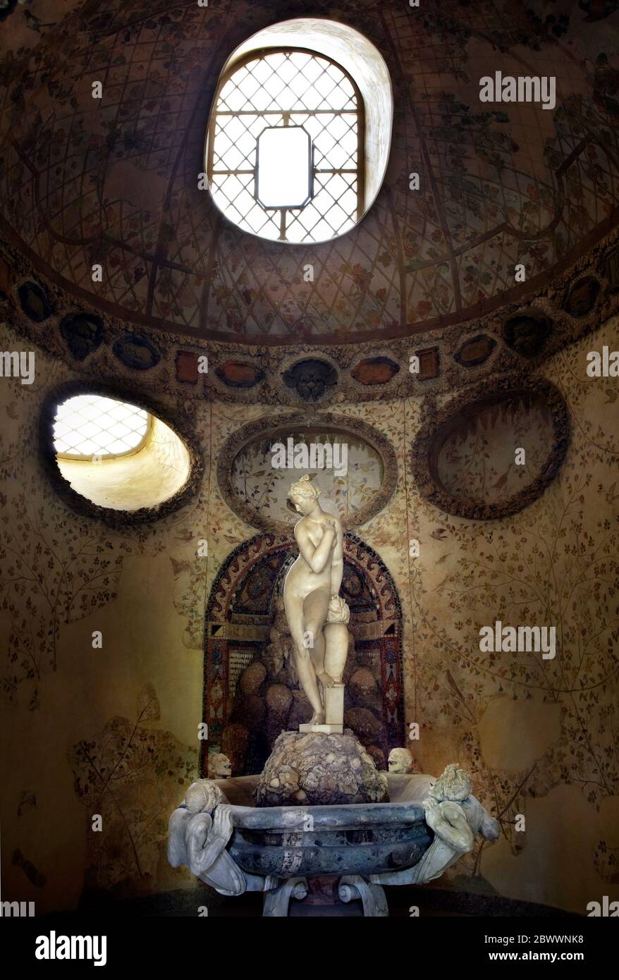 Italie, Florence. Jardins Boboli, grotte de Buontalenti (également connue sous le nom de Grotta Grande ou Grande Grotto), 1583-1593. Détail de la troisième chambre avec chabp Banque D'Images