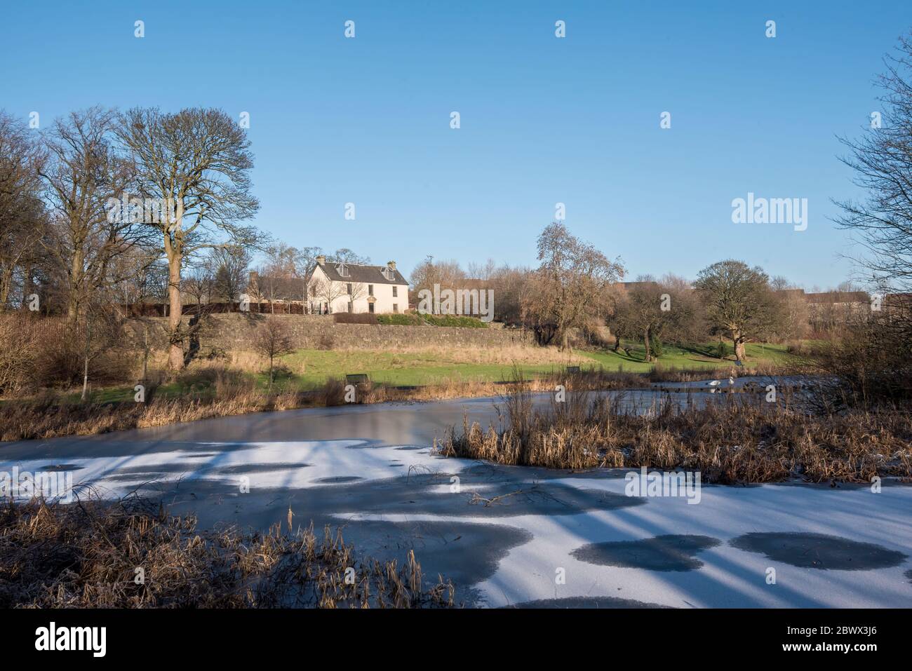 Auchinlea Park East Glasgow en hiver. Banque D'Images