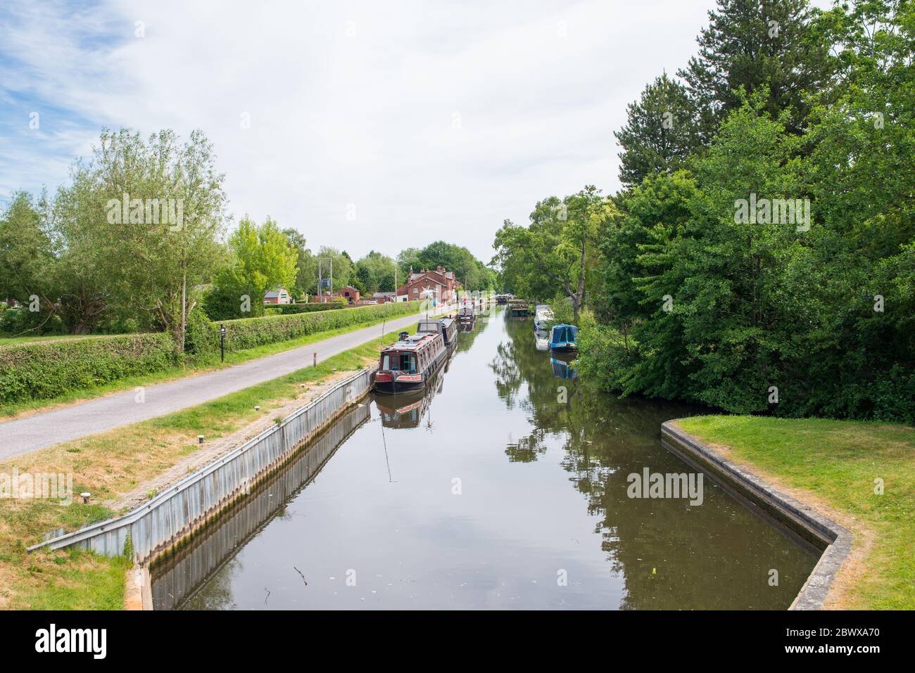 Fradley Junction, dans le Staffordshire, se trouve à la jonction des canaux trent et mersey et coventry Banque D'Images