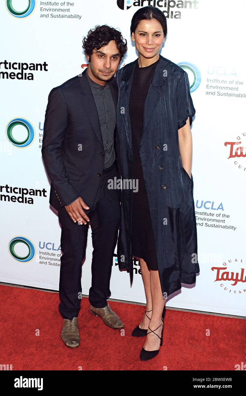 24 mars 2016, Beverly Hills, Californie, États-Unis: Kunal Nayyar et Neha Kapur participent à la célébration des champions de l'avenir de notre planète à l'Institut de l'environnement et du développement durable de l'UCLA. (Image crédit : © Billy Bennight/ZUMA Wire) Banque D'Images