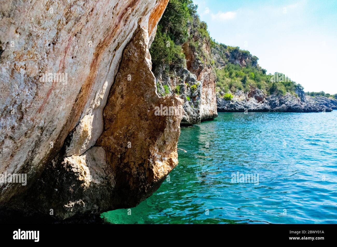 Italie, Campanie, zone de protection marine - Inpreschi et Masseta - 11 août 2019 - les rochers de la mer du Cilento Banque D'Images