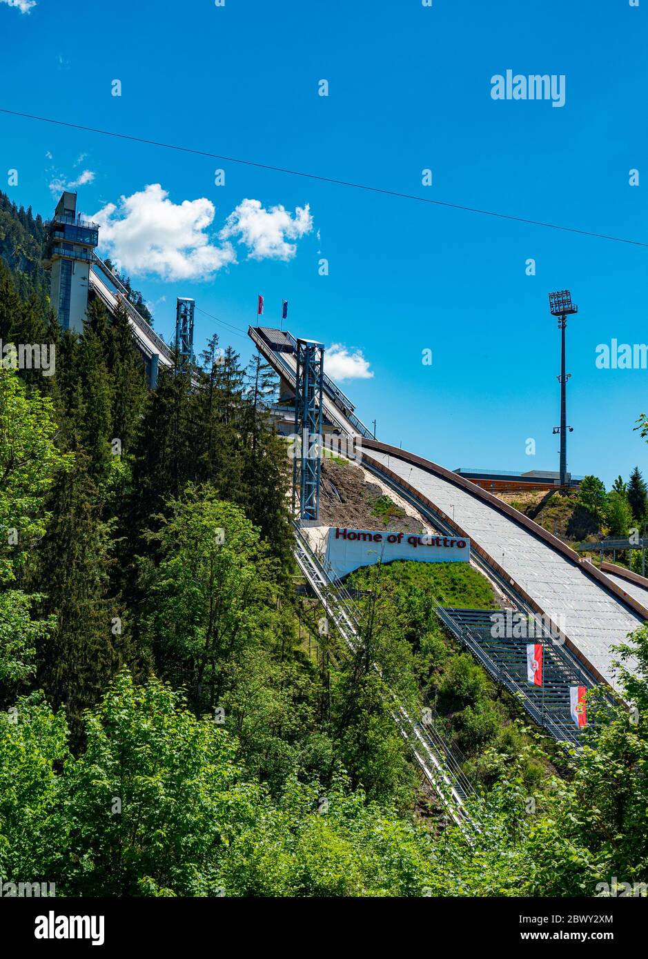 Stade de saut à ski mondialement connu à Oberstdorf Allemagne - OBERSTDORF, ALLEMAGNE - 25 MAI 2020 Banque D'Images