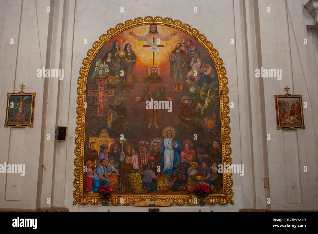 Un tableau religieux intégrant la culture maya à l'intérieur de l'église San Francisco (Iglesia de San Francisco) à Antigua Guatemala. Banque D'Images