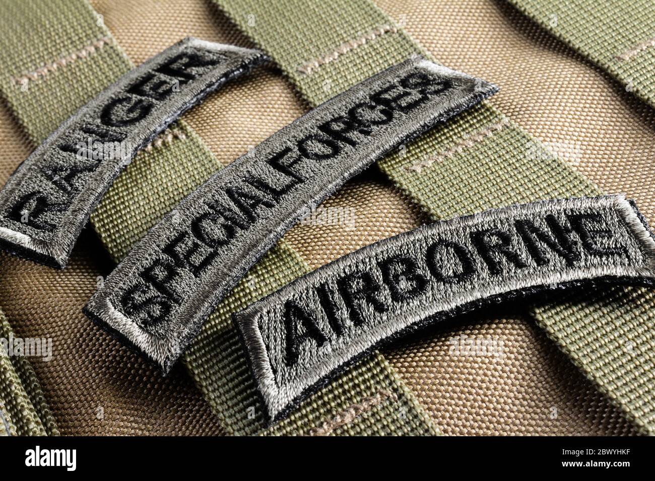 Photo des pièces militaires sur la veste de blindage vue rapprochée. Banque D'Images