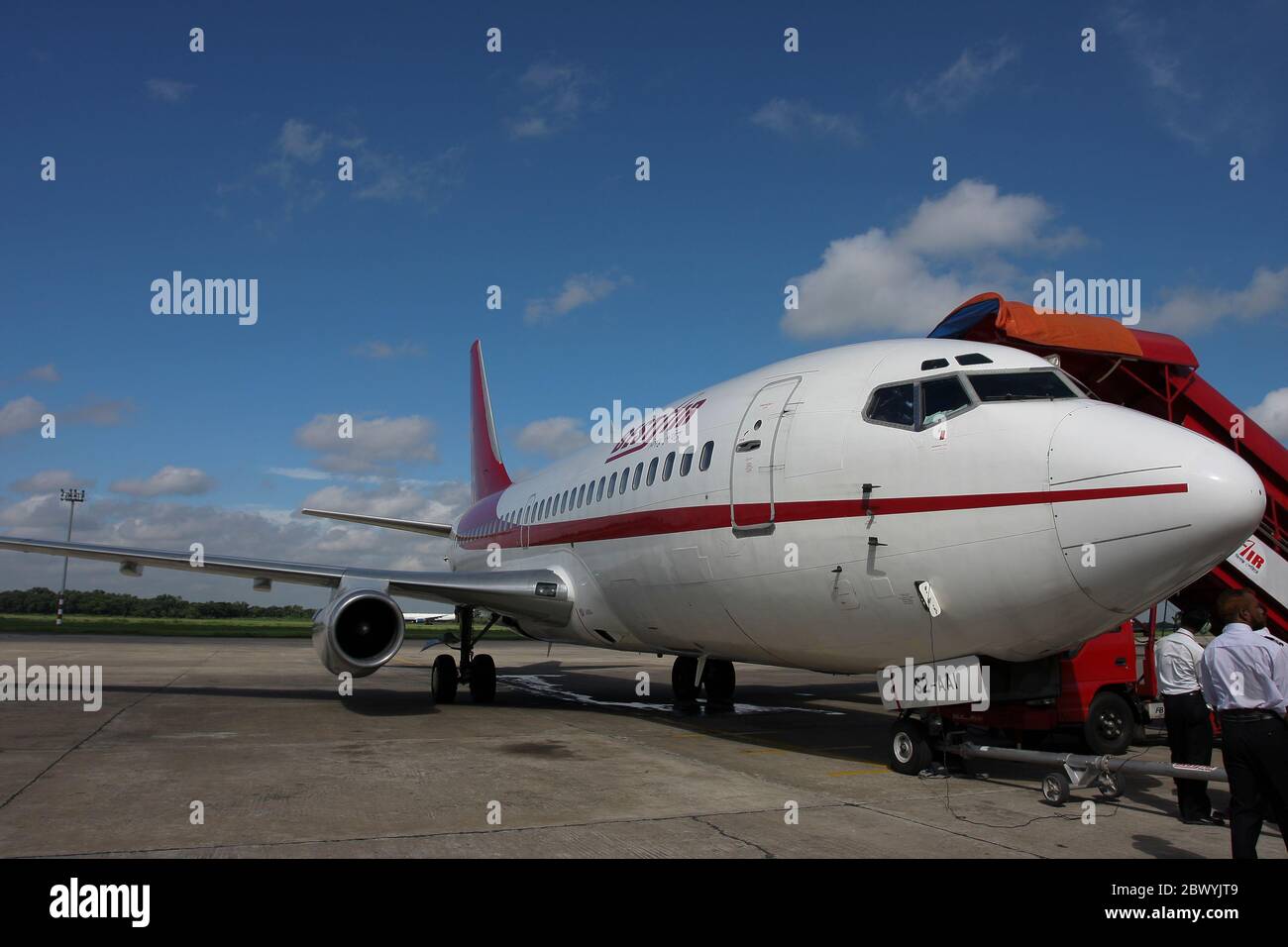 Meilleur avion Boeing 737-200 à l'aéroport international de Zia maintenant Hazrat Shah Jalal aéroport international à Dhaka, Bangladesh. Banque D'Images
