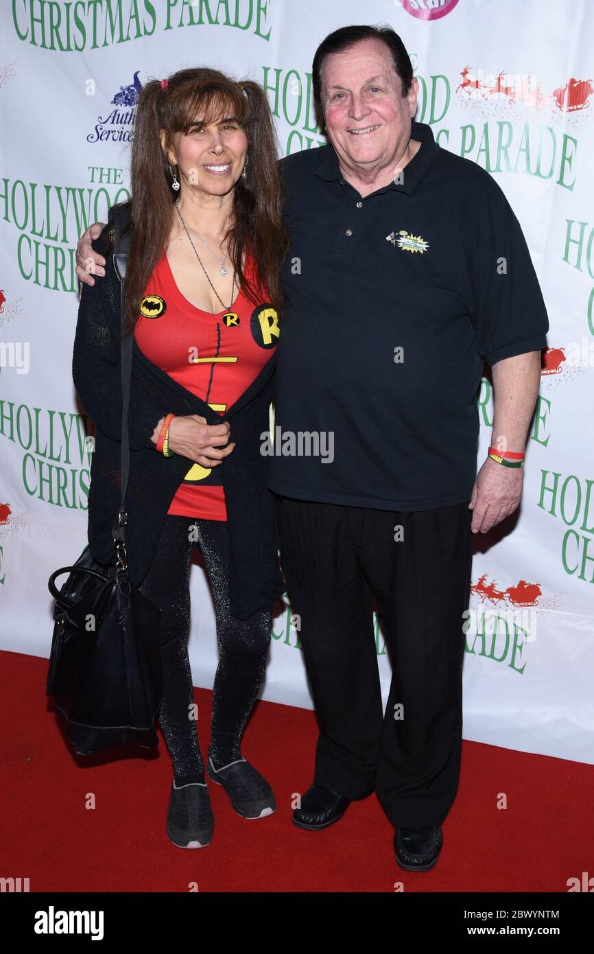 25 novembre 2018, Los Angeles, Californie, États-Unis : Tracy Ward et Burt Ward arrivent au 87e défilé de Noël annuel à Hollywood en Californie le 25 novembre 2018. (Image crédit : © Billy Bennight/ZUMA Wire) Banque D'Images