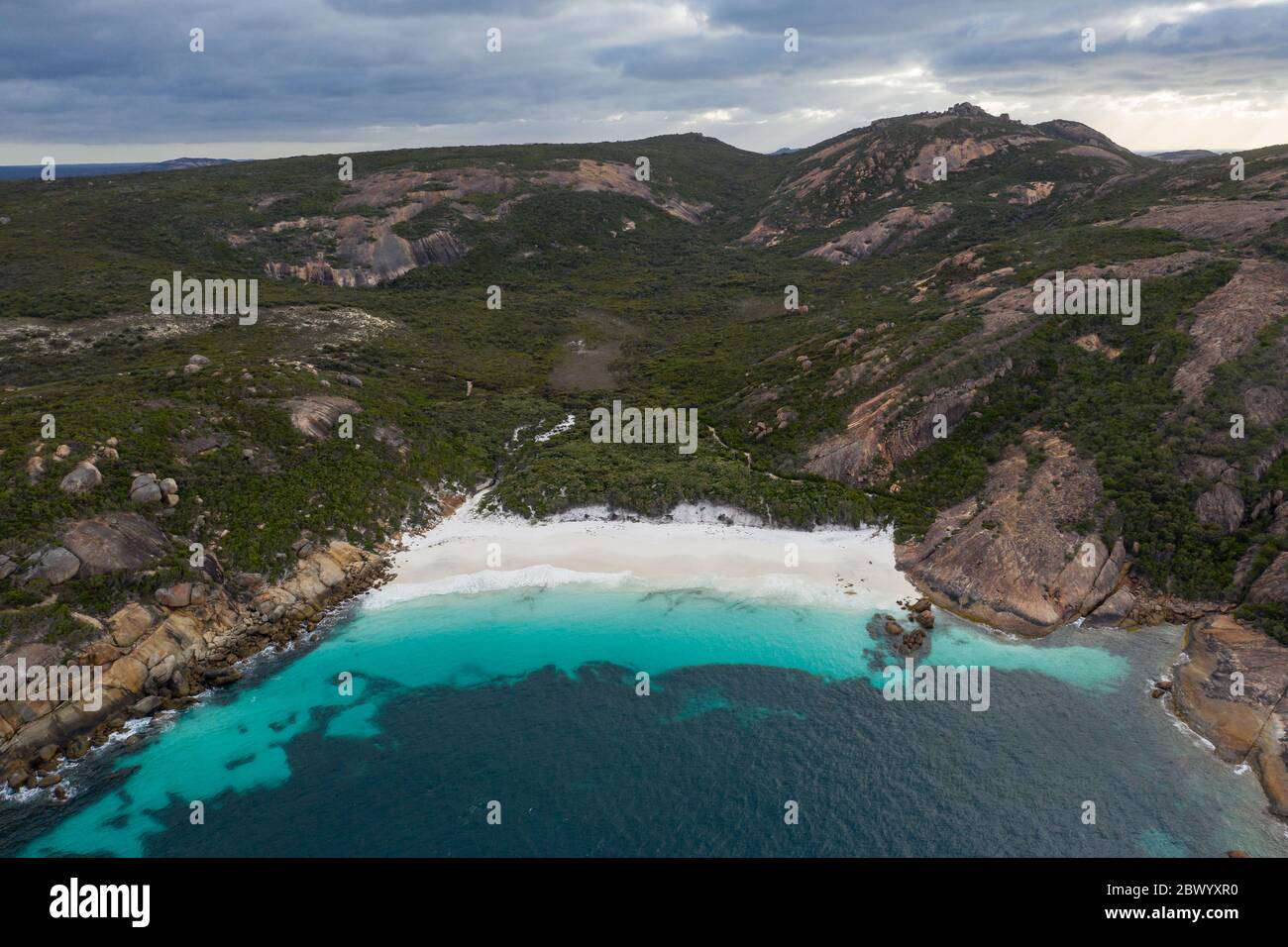 Vue aérienne de Little Hellfire Bay dans le parc national de Cape le Grand, Esperance, Australie occidentale Banque D'Images