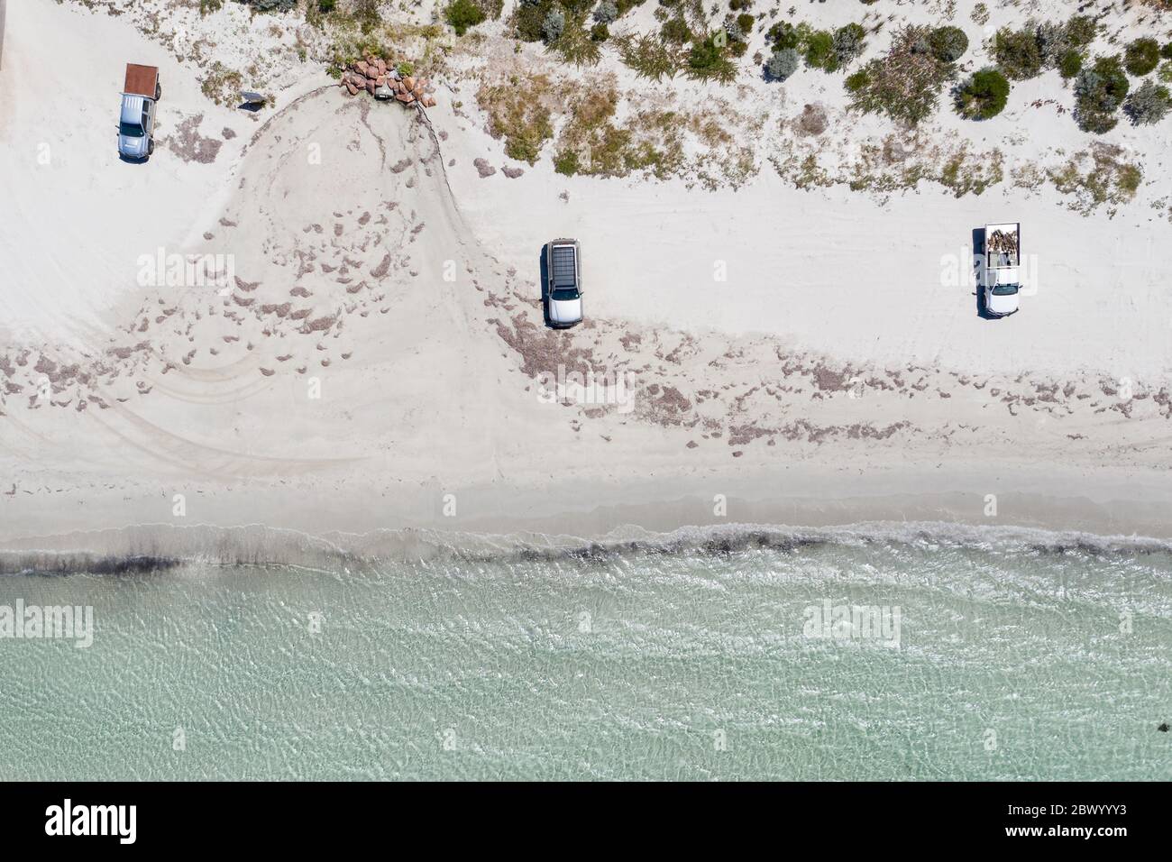 Vue aérienne de 3 voitures à Esperance Beach en Australie occidentale Banque D'Images