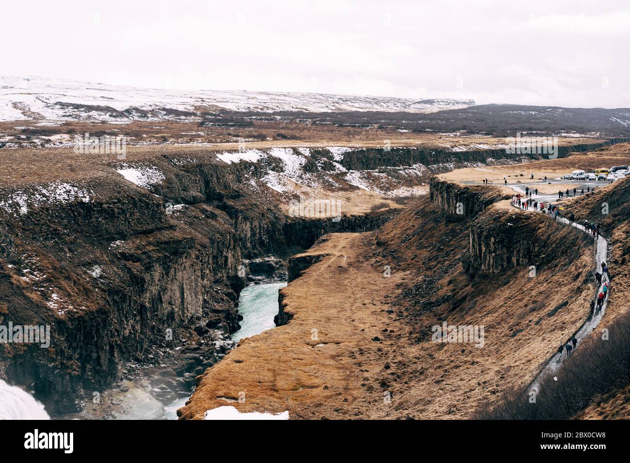 La grande chute d'eau Gullfoss dans le sud de l'Islande, sur la couronne dorée. Banque D'Images