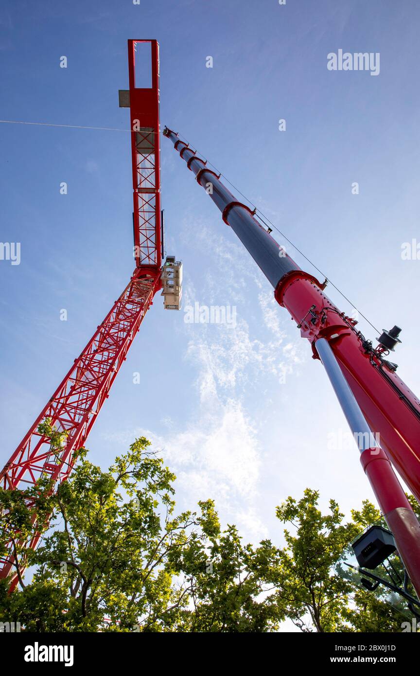 Meersburg, Allemagne. 03ème juin 2020. Démontage de la grue à tour au port de Meersburg-Constance. Meersburg, 03.06.2020 | usage dans le monde crédit : dpa/Alay Live News Banque D'Images