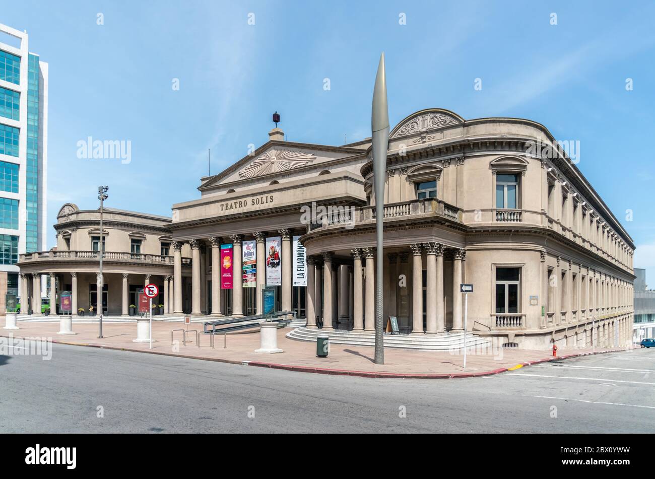Teatro Solis (Solis Theatre) derrière la place Independance (Plaza Indepencia), Montevideo, Uruguay, 26 janvier 2019 Banque D'Images
