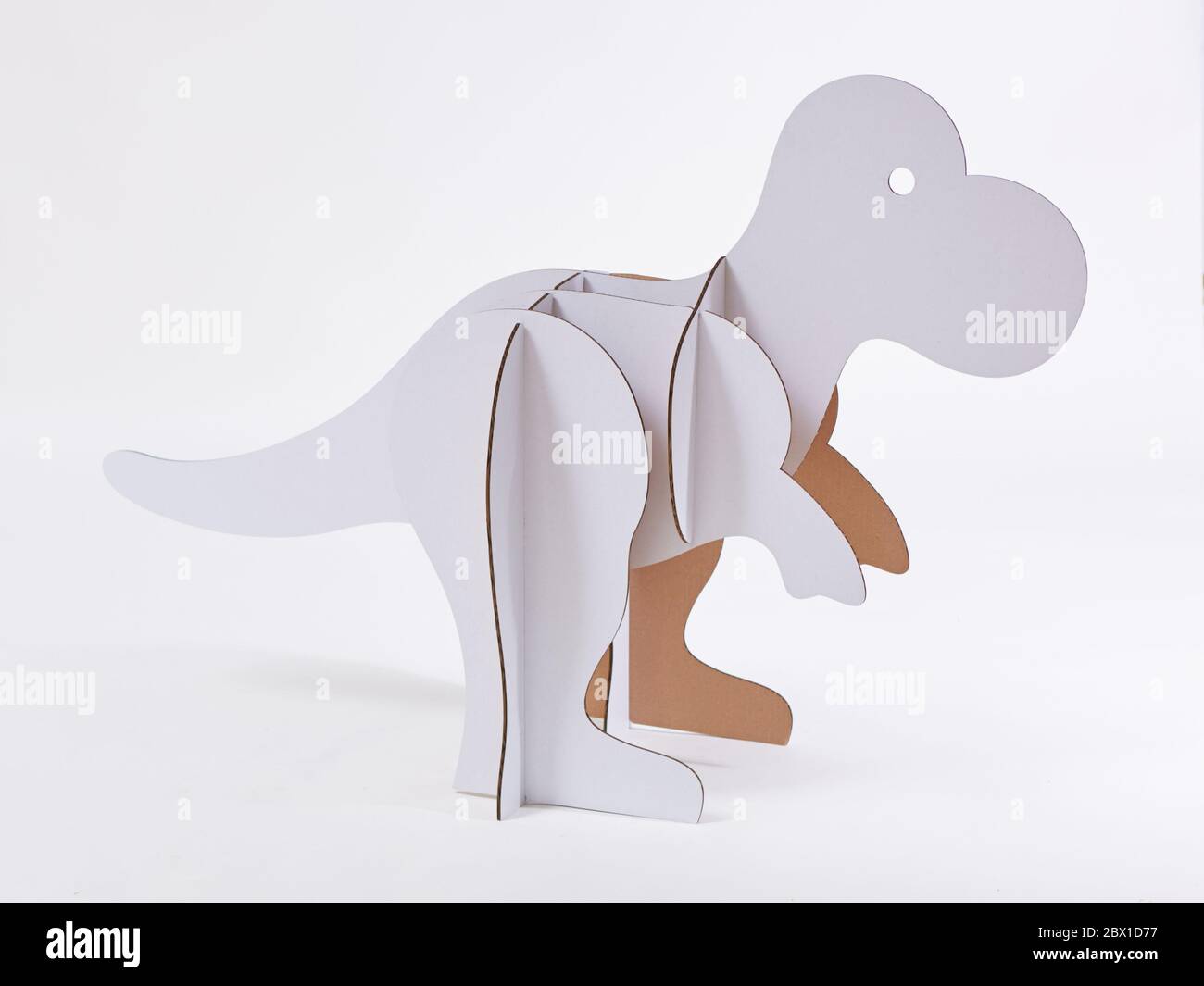 Dinosaure Trex en carton. Idée pour la fête d'anniversaire, la fête de dino  ou la séance photo Photo Stock - Alamy