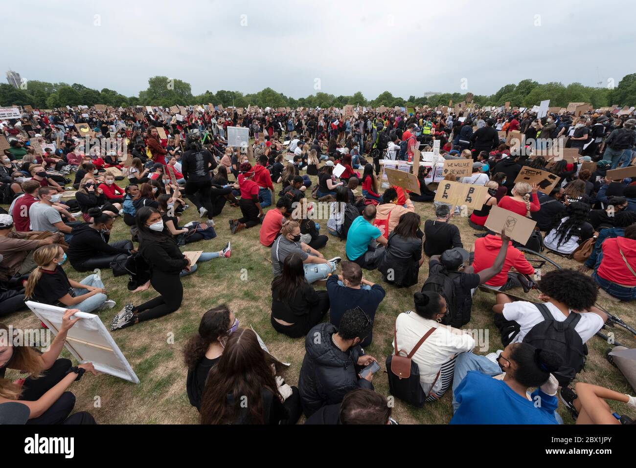 Les Black Lives comptent des manifestations à Londres, au Royaume-Uni. 03 juin 2020. Les manifestants participent à une manifestation organisée par le groupe Black Lives Matter à Hyde Park pour l'américain George Floyd qui est mort alors qu'il était arrêté par la police américaine Derek Chauvin. Sa mort a provoqué des troubles civils dans certaines villes américaines. Banque D'Images