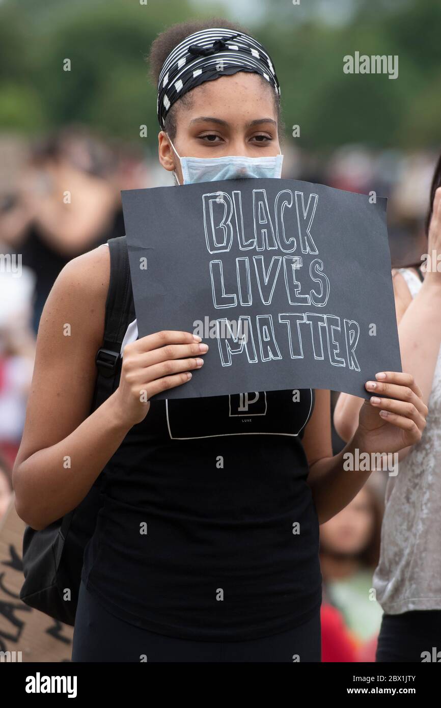 Les Black Lives comptent des manifestations à Londres, au Royaume-Uni. 03 juin 2020. Les manifestants participent à une manifestation organisée par le groupe Black Lives Matter à Hyde Park pour l'américain George Floyd qui est mort alors qu'il était arrêté par la police américaine Derek Chauvin. Sa mort a provoqué des troubles civils dans certaines villes américaines. Banque D'Images