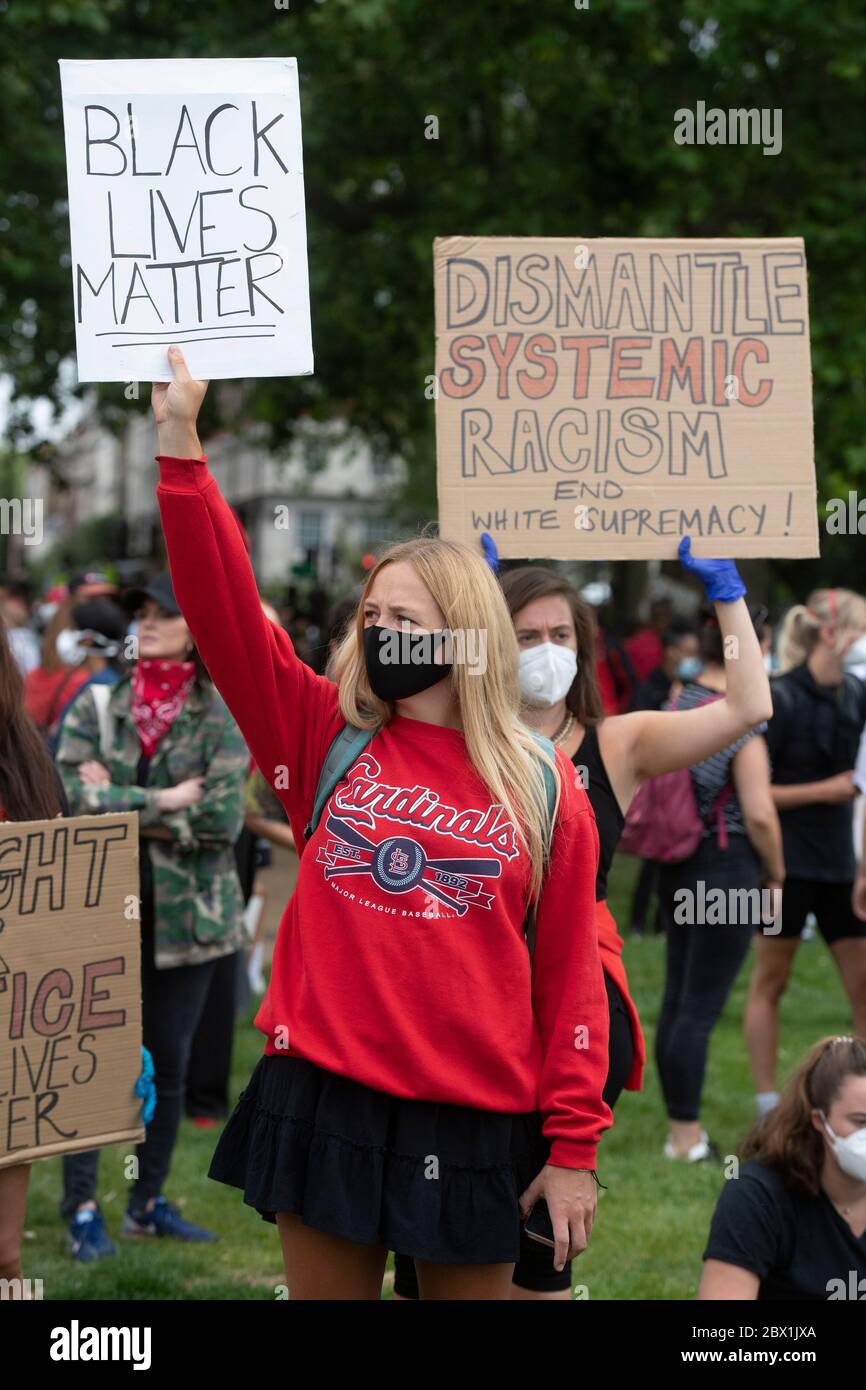 Les Black Lives comptent des manifestations à Londres, au Royaume-Uni. 03 juin 2020. Les manifestants participent à une manifestation organisée par le groupe Black Lives Matter à Hyde Park pour l'américain George Floyd qui est mort alors qu'il était arrêté par la police américaine Derek Chauvin. Sa mort a provoqué des troubles civils dans certaines villes américaines. Banque D'Images