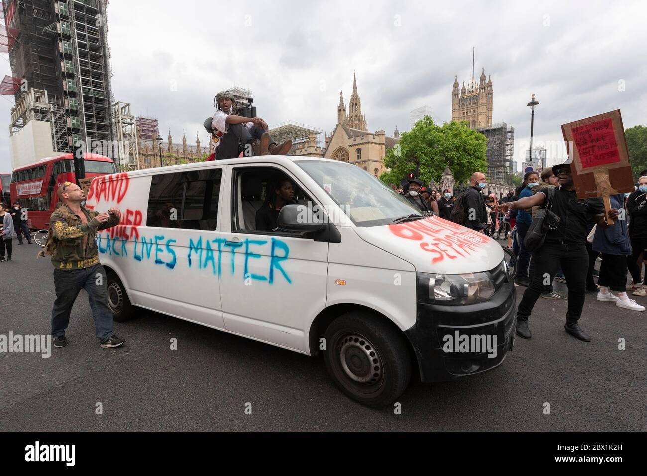 Les Black Lives comptent des manifestations à Londres, au Royaume-Uni. 03 juin 2020. Les manifestants participent à une manifestation organisée par le groupe Black Lives Matter à Hyde Park pour l'américain George Floyd qui est mort alors qu'il était arrêté par la police américaine Derek Chauvin. Sa mort a provoqué des troubles civils dans certaines villes américaines. Banque D'Images