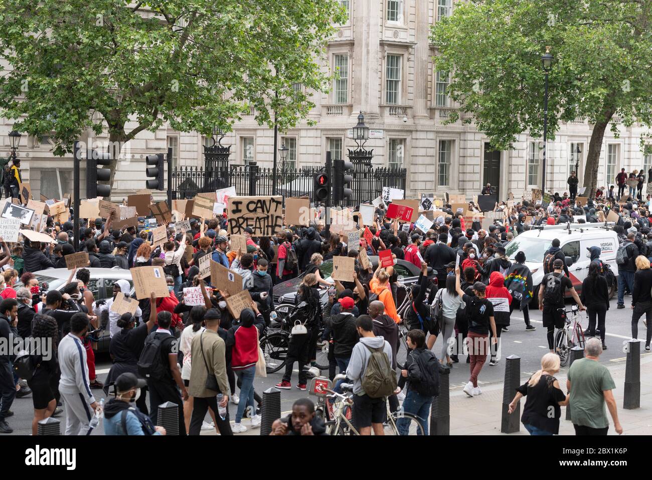 Les Black Lives comptent des manifestations à Londres, au Royaume-Uni. 03 juin 2020. Les manifestants participent à une manifestation organisée par le groupe Black Lives Matter à Hyde Park pour l'américain George Floyd qui est mort alors qu'il était arrêté par la police américaine Derek Chauvin. Sa mort a provoqué des troubles civils dans certaines villes américaines. Banque D'Images