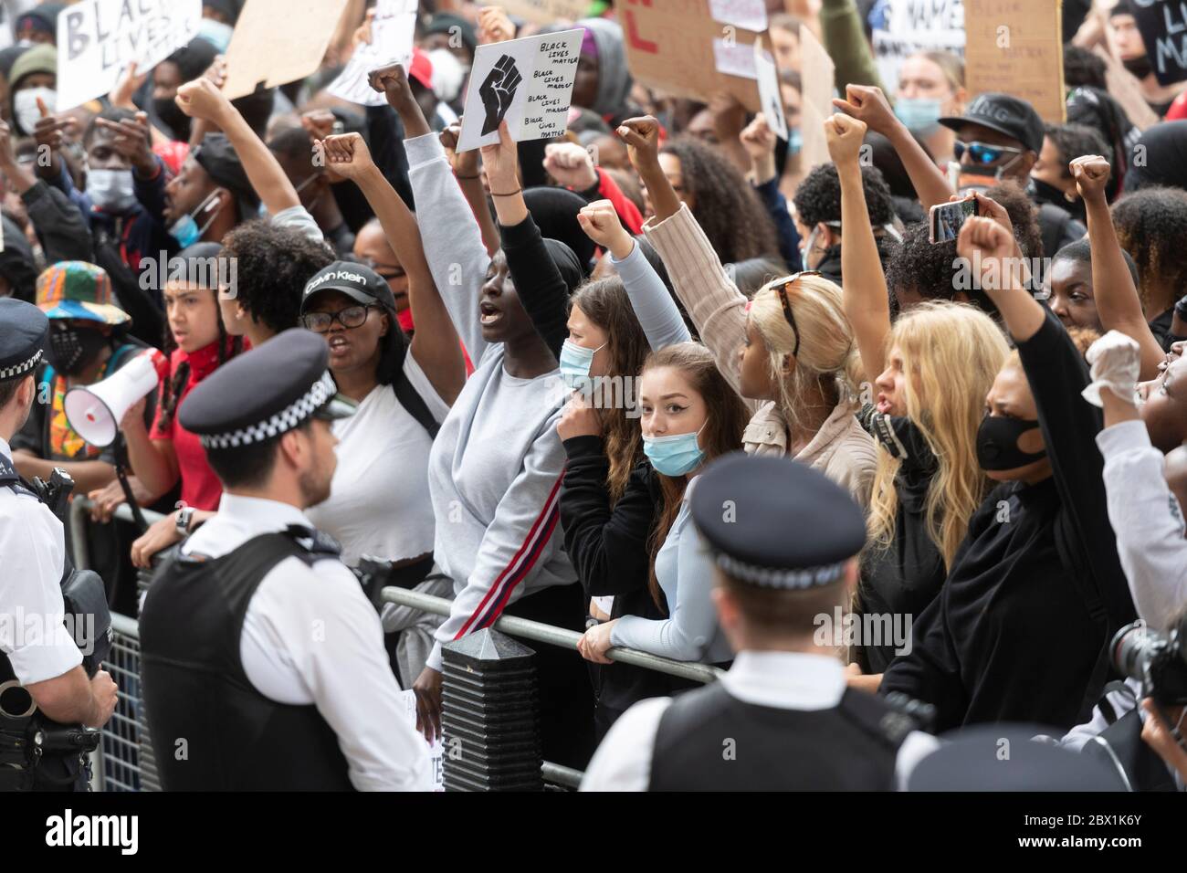Les Black Lives comptent des manifestations à Londres, au Royaume-Uni. 03 juin 2020. Les manifestants participent à une manifestation organisée par le groupe Black Lives Matter à Hyde Park pour l'américain George Floyd qui est mort alors qu'il était arrêté par la police américaine Derek Chauvin. Sa mort a provoqué des troubles civils dans certaines villes américaines. Banque D'Images