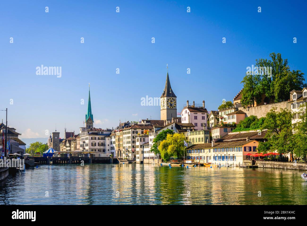 Vue sur le quartier de Lindenhof avec Schipfe et le fleuve Limmat, la vieille ville de Zurich, Zurich, canton de Zurich, Suisse Banque D'Images