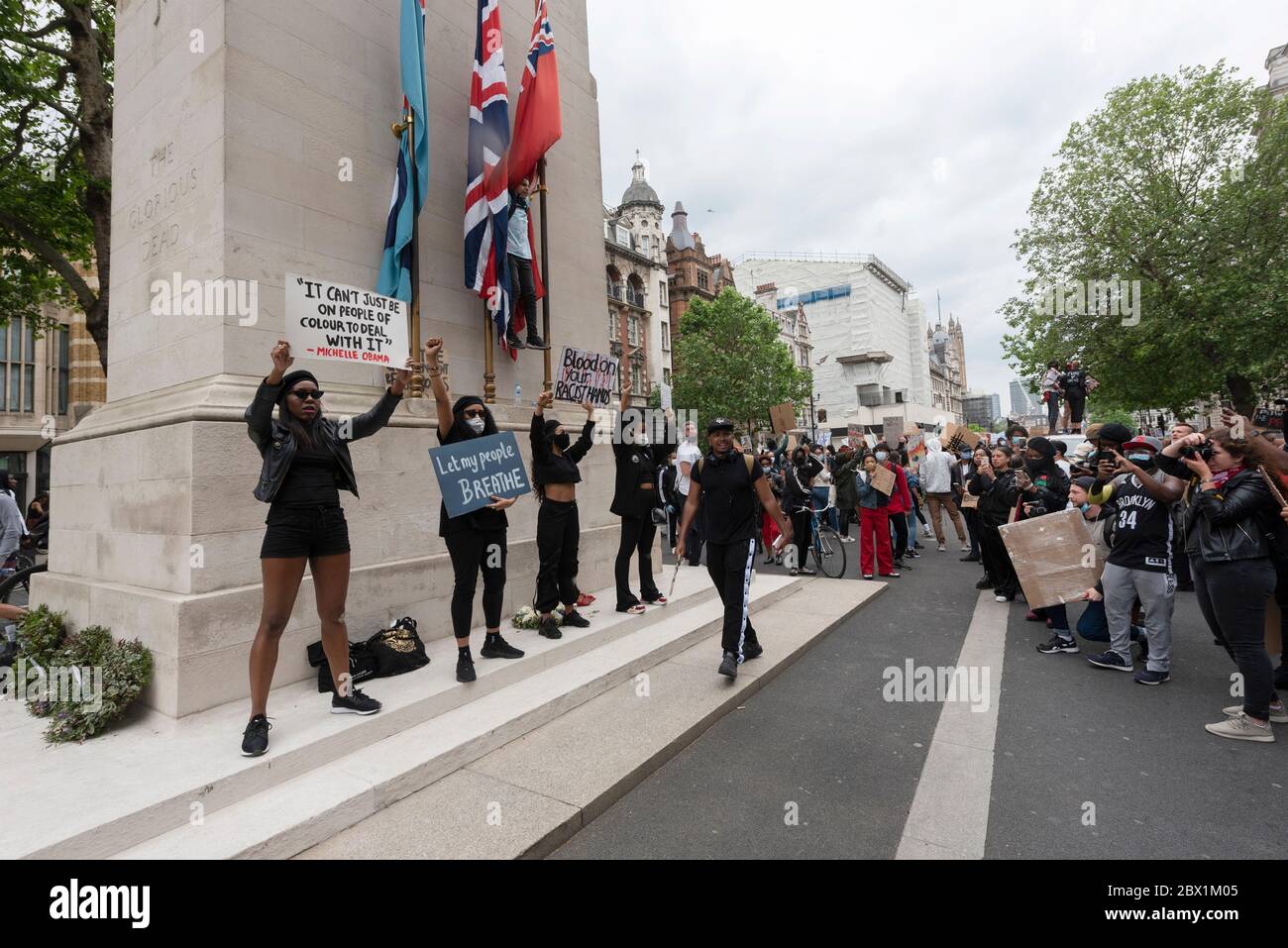 Les Black Lives comptent des manifestations à Londres, au Royaume-Uni. 03 juin 2020. Les manifestants participent à une manifestation organisée par le groupe Black Lives Matter à Hyde Park pour l'américain George Floyd qui est mort alors qu'il était arrêté par la police américaine Derek Chauvin. Sa mort a provoqué des troubles civils dans certaines villes américaines. Banque D'Images
