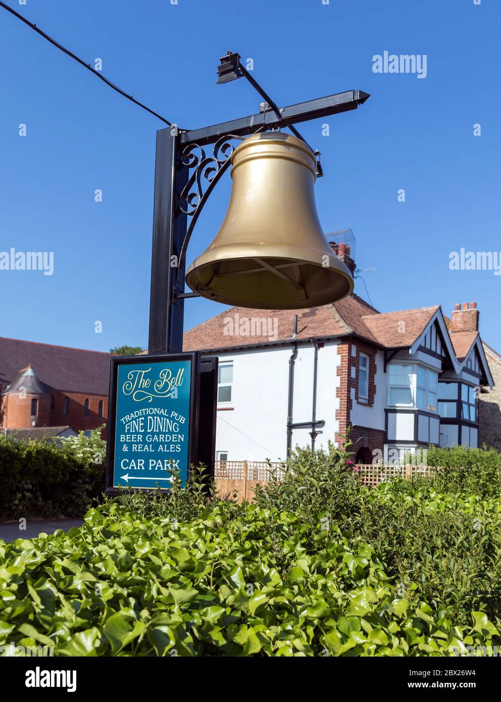 Le Bell à l'extérieur du Bell Inn le Hythe Kent UK Banque D'Images