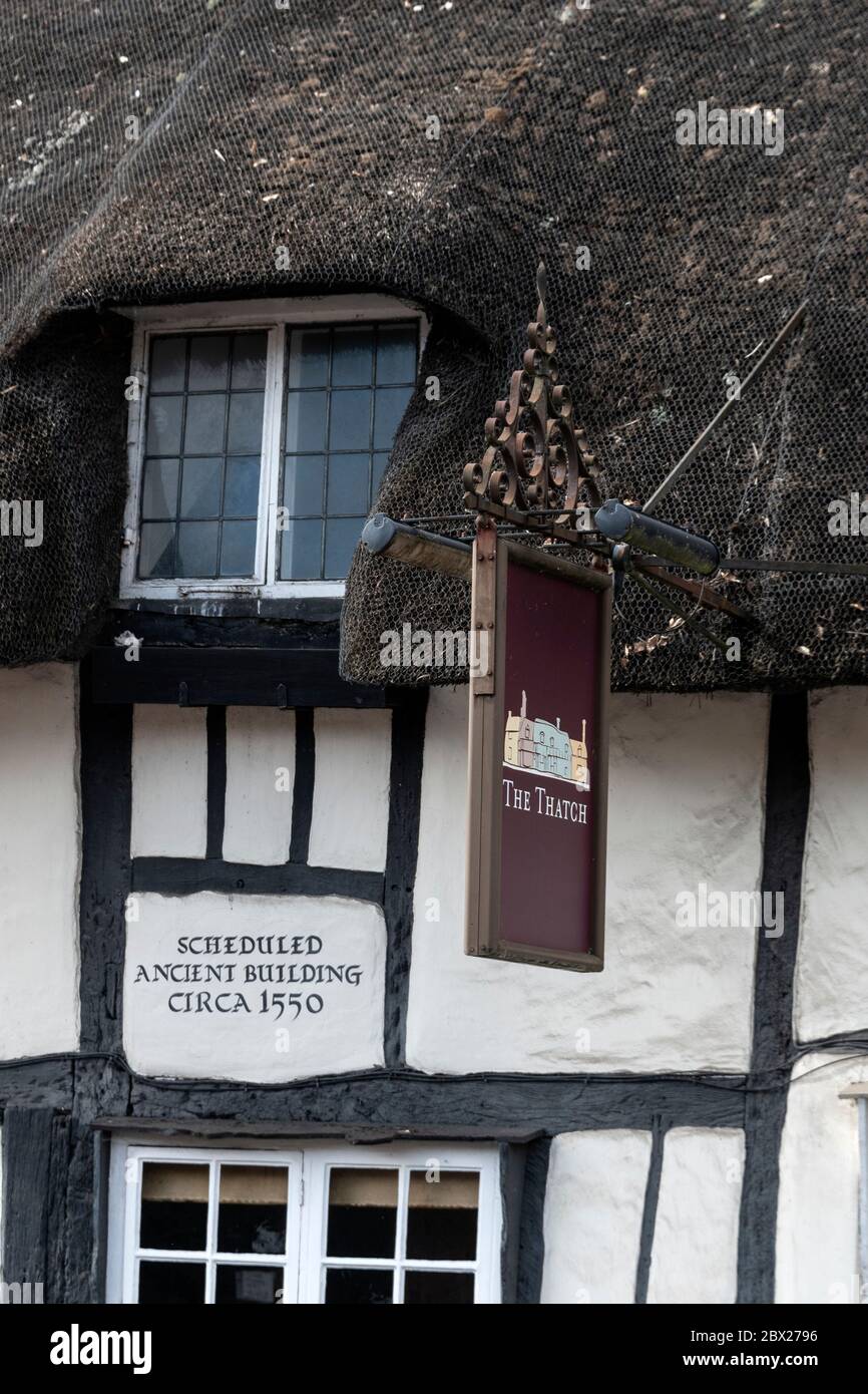 Un bâtiment de toit de chaume appelé‚ le chaume‚ est un restaurant construit en 1550. Il est sur la Basse haute rue dans la ville de marché de Thame dans Oxfordshire, BRI Banque D'Images