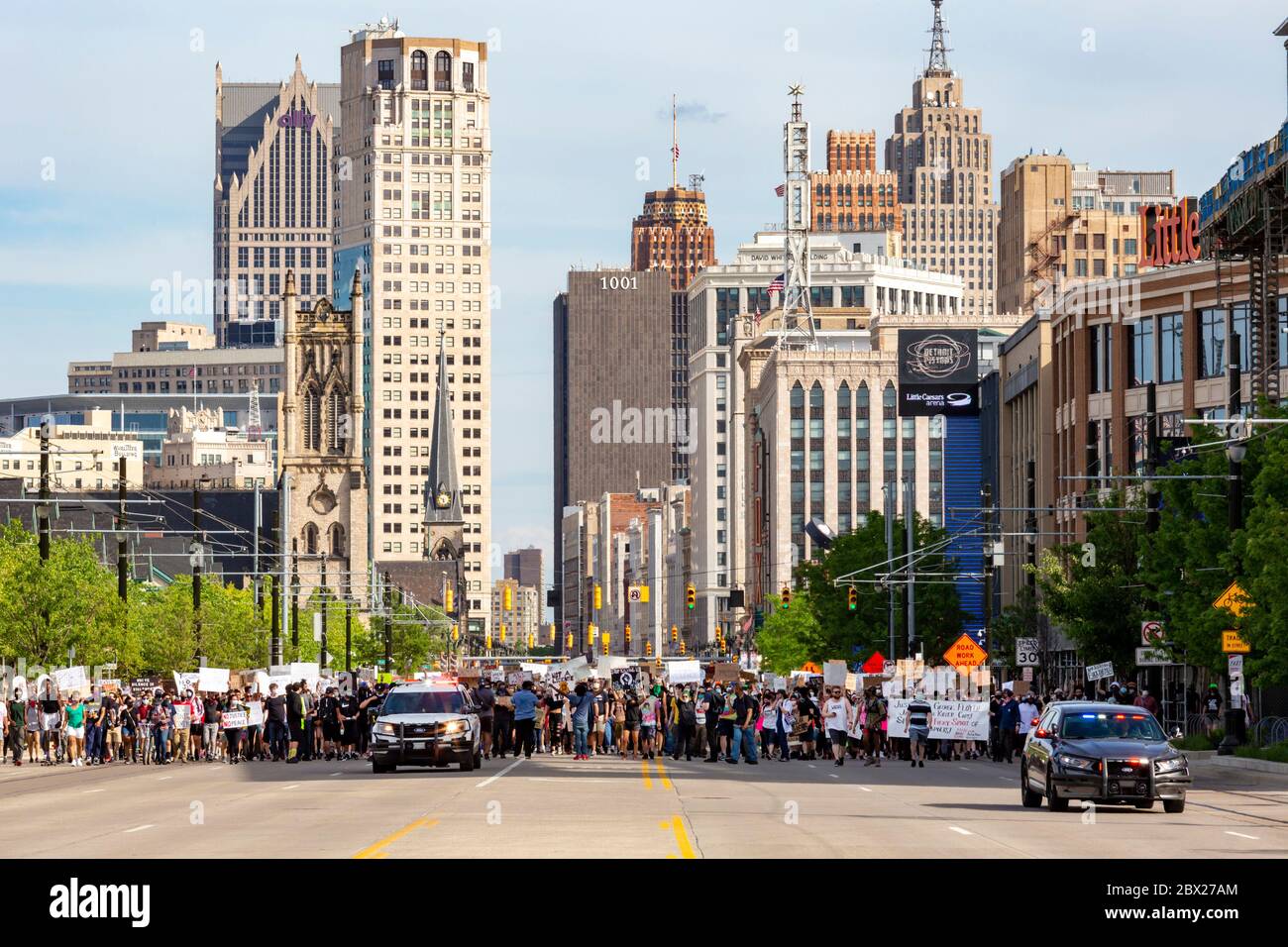Detroit, États-Unis. 03ème juin 2020. Detroit, Michigan - pour la sixième journée consécutive, des manifestants ont défilé à Detroit pour protester contre la brutalité policière et le meurtre par la police de George Floyd à Minneapolis. Crédit : Jim West/Alay Live News Banque D'Images