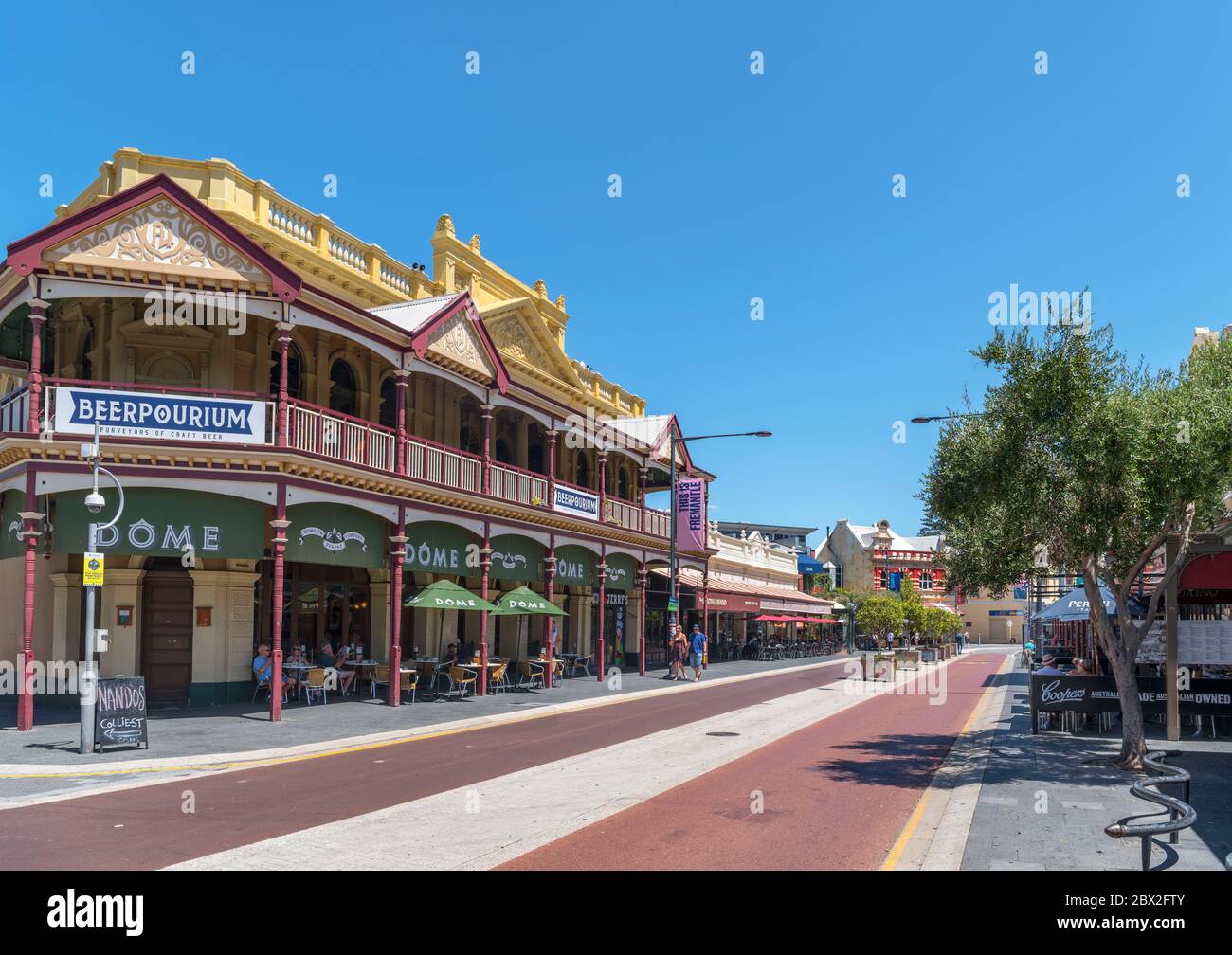 Bars et cafés sur South Terrace (Cappuccino Strip) dans le vieux quartier historique de Fremantle, Australie occidentale, Australie Banque D'Images