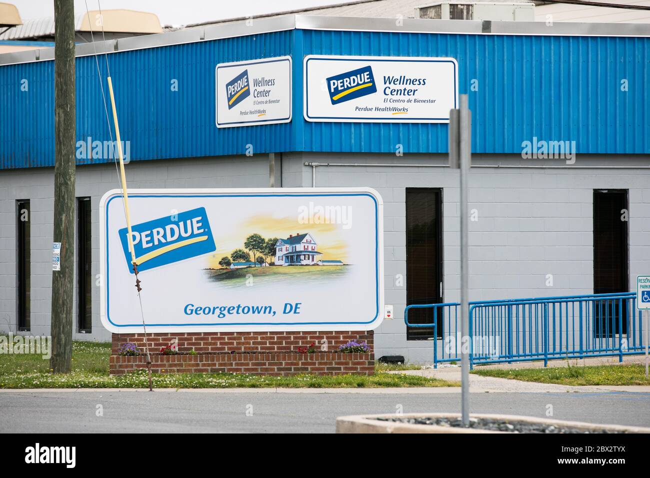 Un logo à l'extérieur d'une usine de transformation de la volaille de Perdue Farms à Georgetown, Delaware, le 25 mai 2020. Banque D'Images