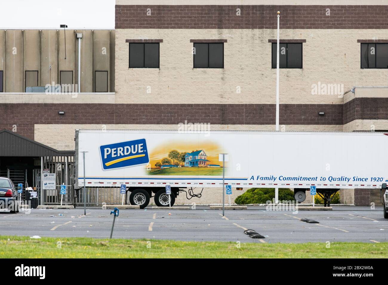 Un logo à l'extérieur d'une usine de transformation de la volaille de Perdue Farms à Milford, Delaware, le 25 mai 2020. Banque D'Images