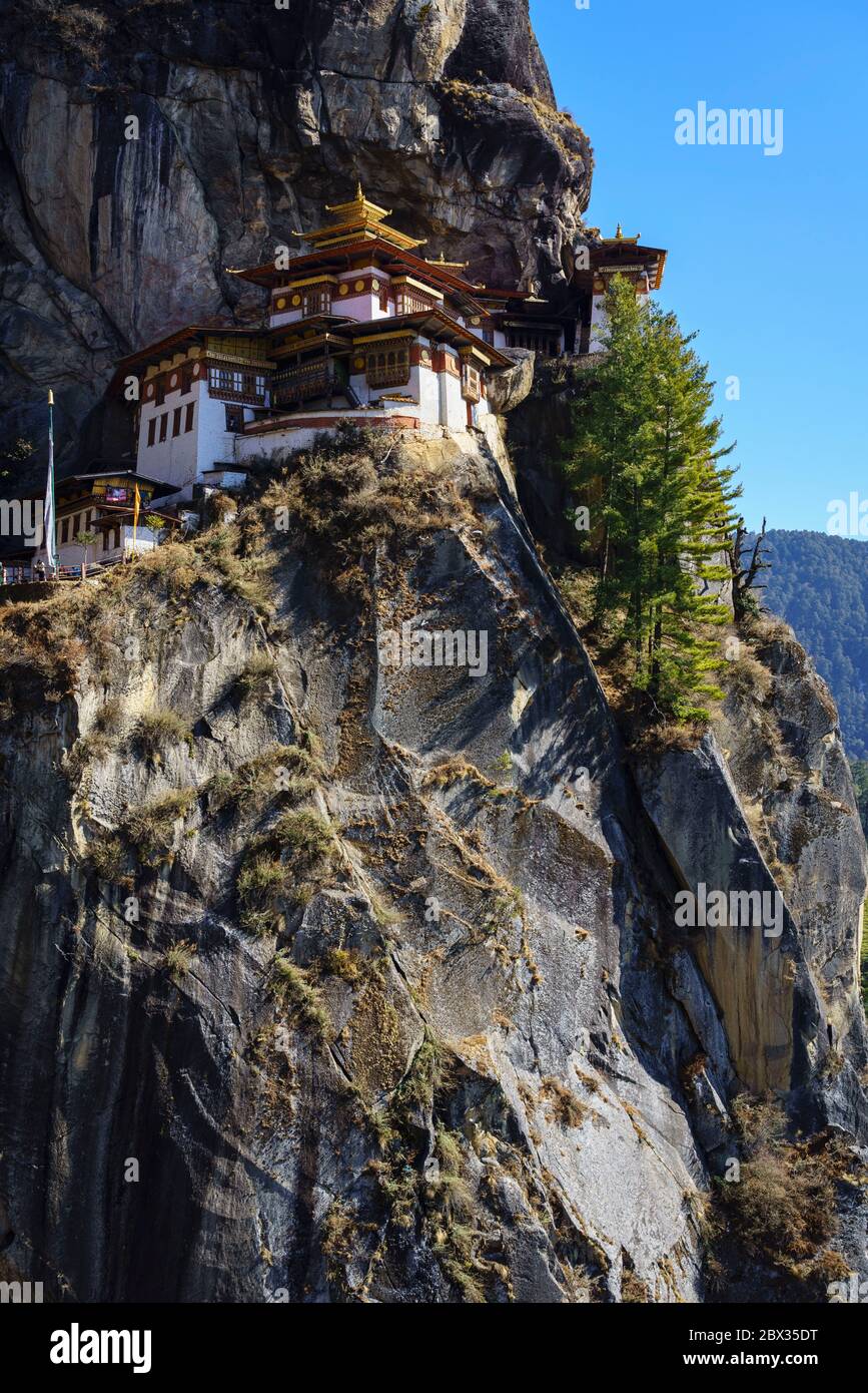 Taktsang Lhakhang ou Temple du Nest du tigre au Bhoutan. Banque D'Images