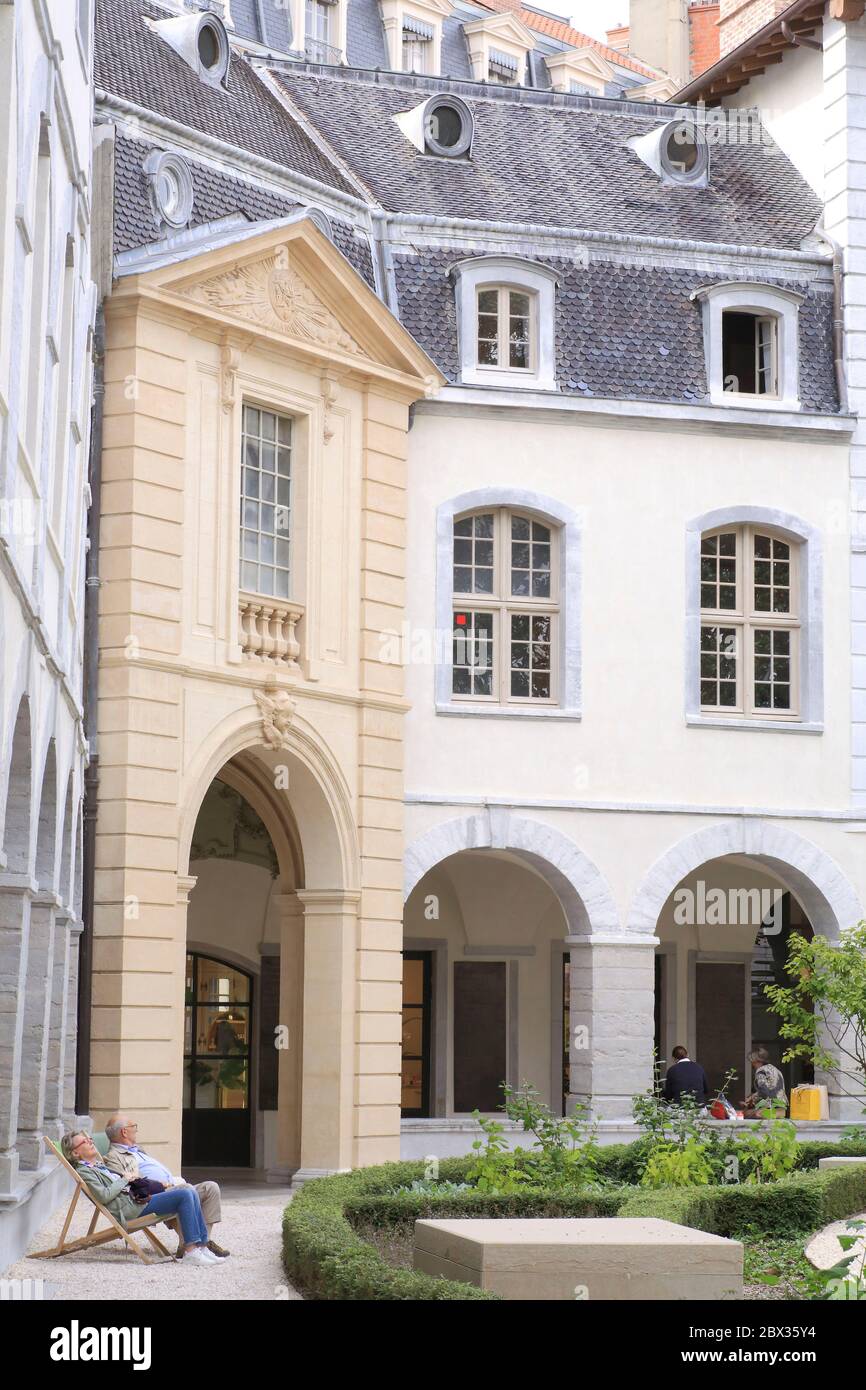 France, Rhône, Lyon, classé au patrimoine mondial de l'UNESCO, quartier Bellecour, Grand Hôtel Dieu, Grand Cloître Banque D'Images