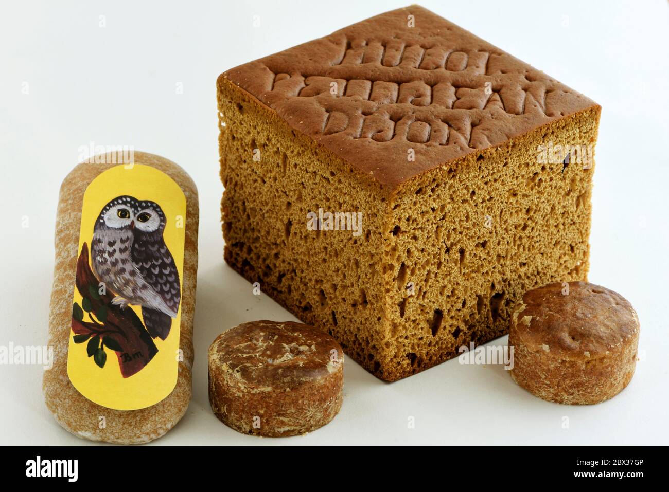 France, Côte d Or, Dijon, spécialités de la ville, morceaux de pain d'épice  Mulot et Petitjean, Dijon nonette, figurine Owl Photo Stock - Alamy