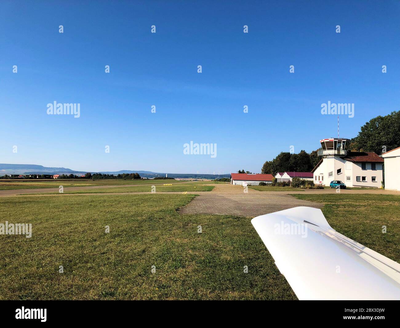 Parking sur un petit aérodrome en Allemagne Banque D'Images
