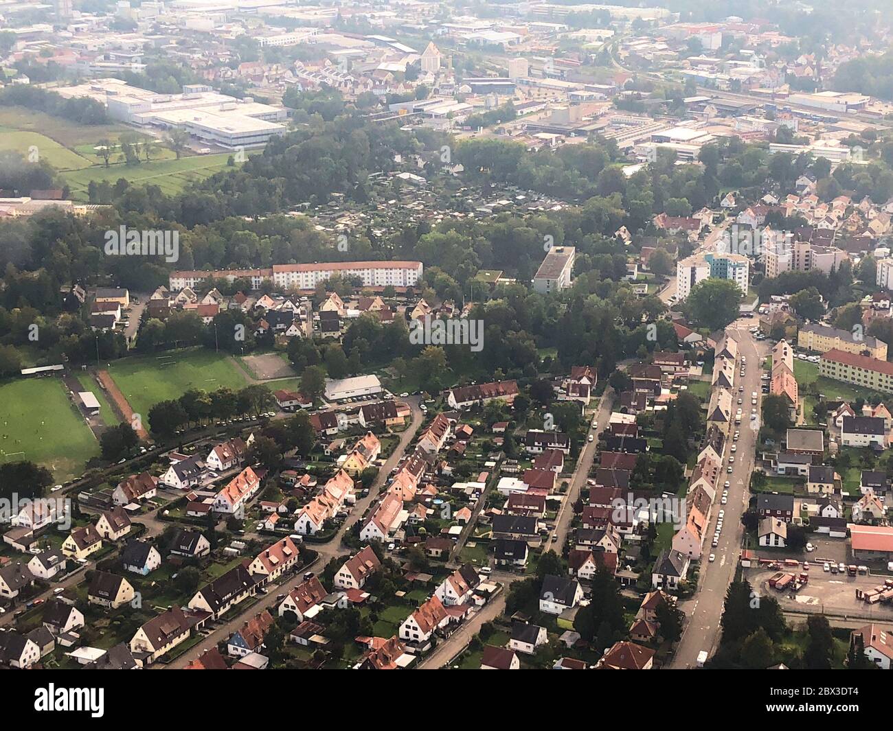 Vue aérienne au sud de l'Allemagne dans un avion d'hélice ...