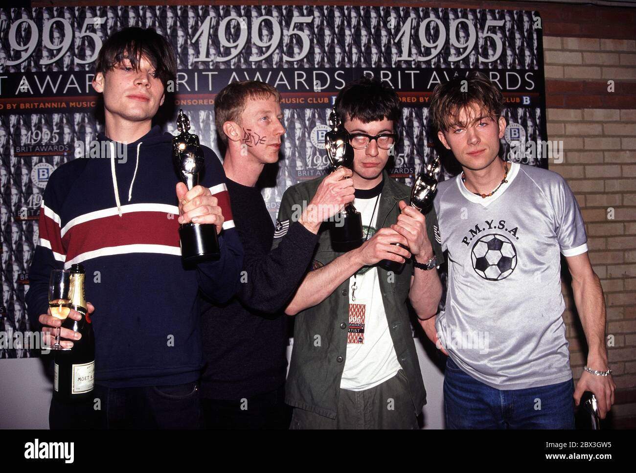 BLUR: Blur aux Brit Awards 1995 gauche Alex James; Dave Rowntree; Graham Coxon; Damon Albarn Banque D'Images