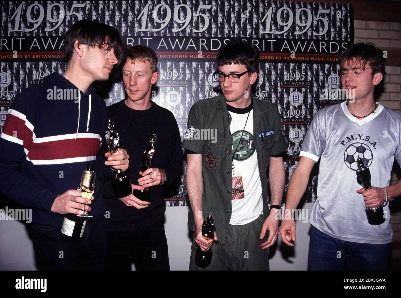 BLUR: Blur aux Brit Awards 1995 gauche Alex James; Dave Rowntree; Graham Coxon; Damon Albarn Banque D'Images