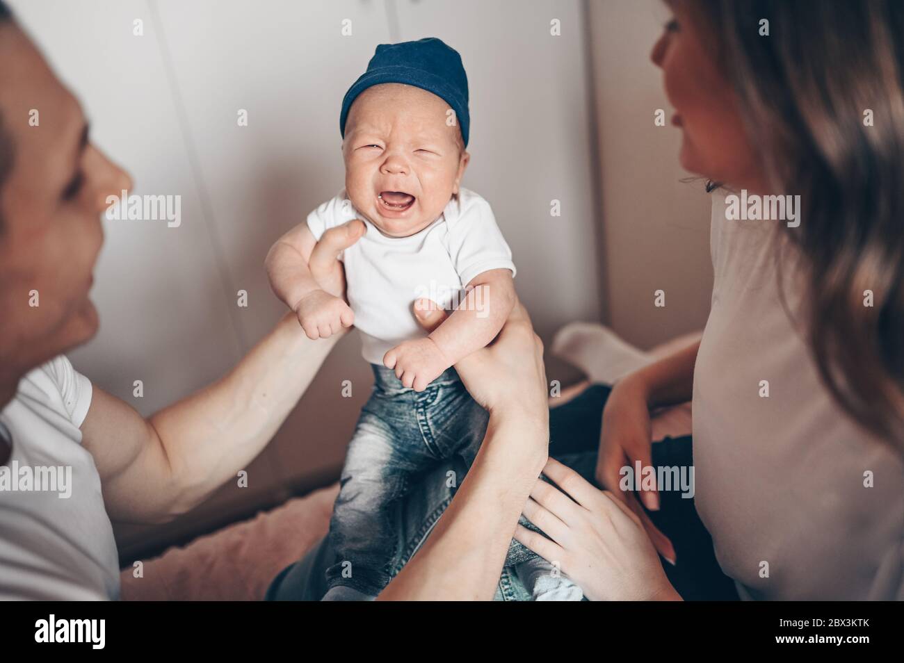 Syndrome Du Bebe Bleu Tenant Un Bebe Photo De Haute Qualite Photo Stock Alamy