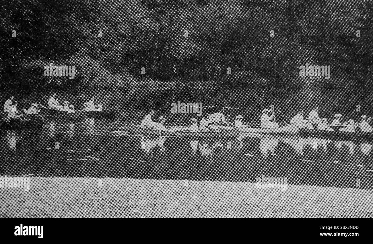 Image du livre 'Epidemis, How to Meet T's Hes' de Louis A. Hansen, présentant un groupe d'hommes et de femmes en vêtements blancs et chapeaux faisant du canoë sur une rivière, publié par Review and Herald Publishing Association, 1919. Archives Internet de courtoisie. () Banque D'Images