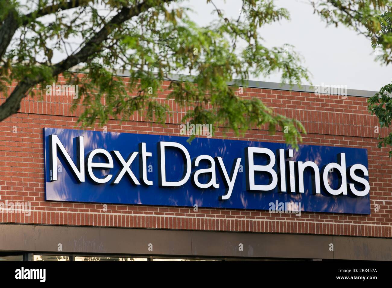 Un logo à l'extérieur d'un magasin de détail de Next Day blind à Annapolis, Maryland, le 25 mai 2020. Banque D'Images