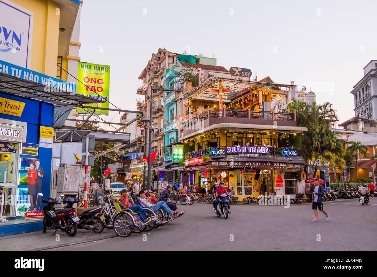 Intersection de Vo Thi Sau et de Chu Van an Street, le point d'accès de la vie nocturne, Hue, Vietnam Banque D'Images