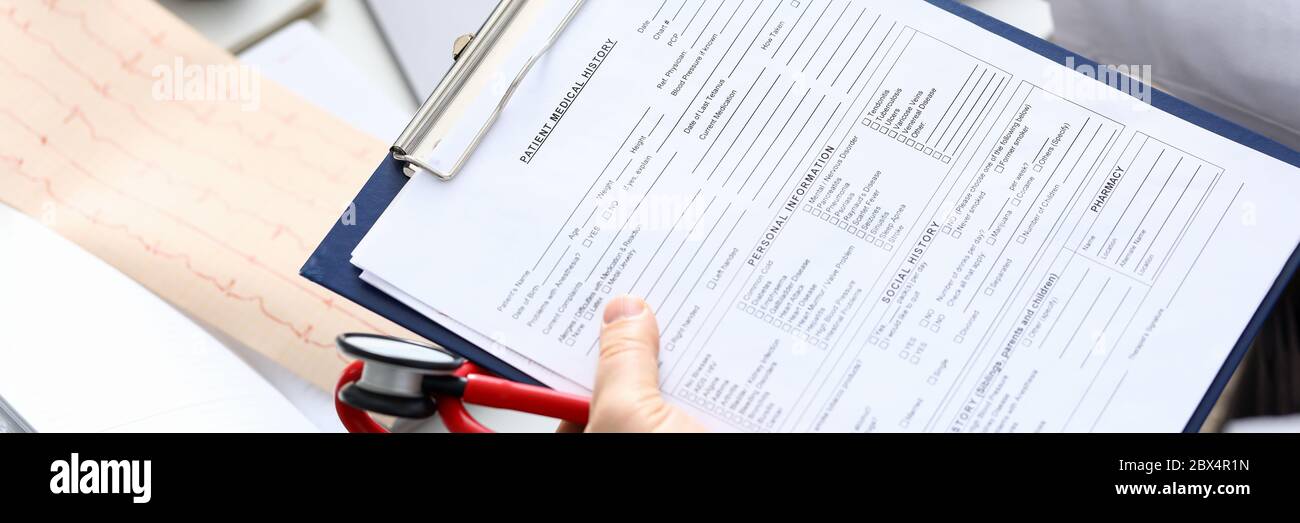 Remplir les antécédents médicaux du patient, les données personnelles Banque D'Images