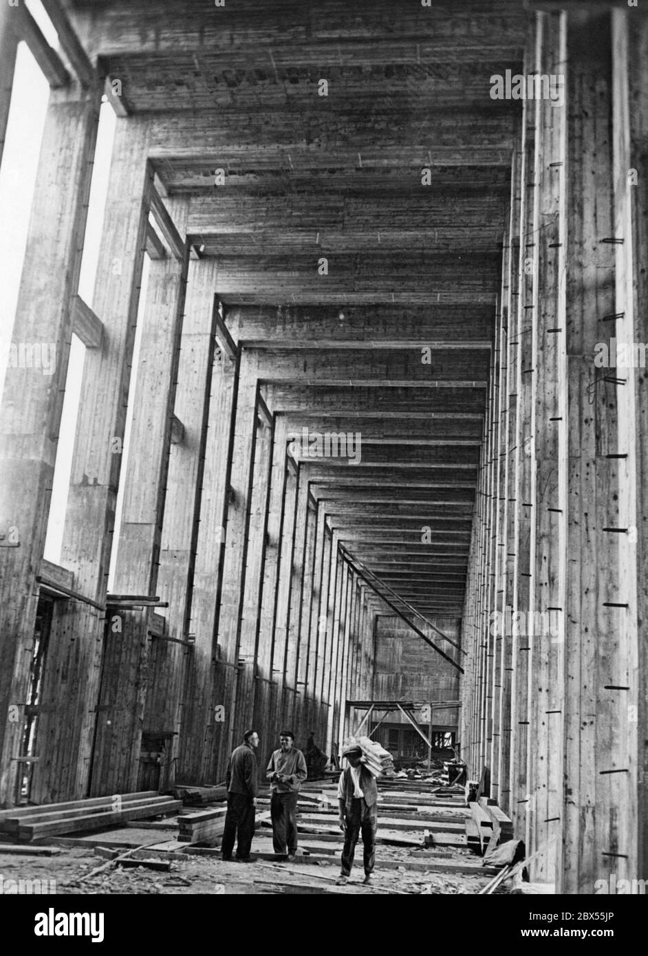 En mai 1937 a eu lieu la cérémonie de la mise en place des nouveaux bâtiments à l'aéroport de Tempelhof. Banque D'Images