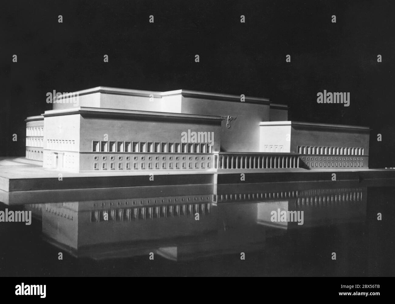Vue de l'est sur le modèle du Kongresshalle sur le site du rassemblement de la partie de Nuremberg, prévu par les architectes Ludwig Ruff et Franz Ruff. Banque D'Images